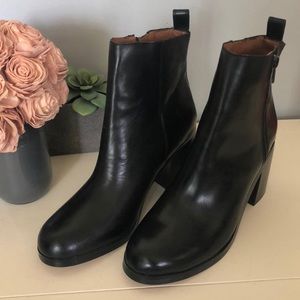 Black leather booties GAP